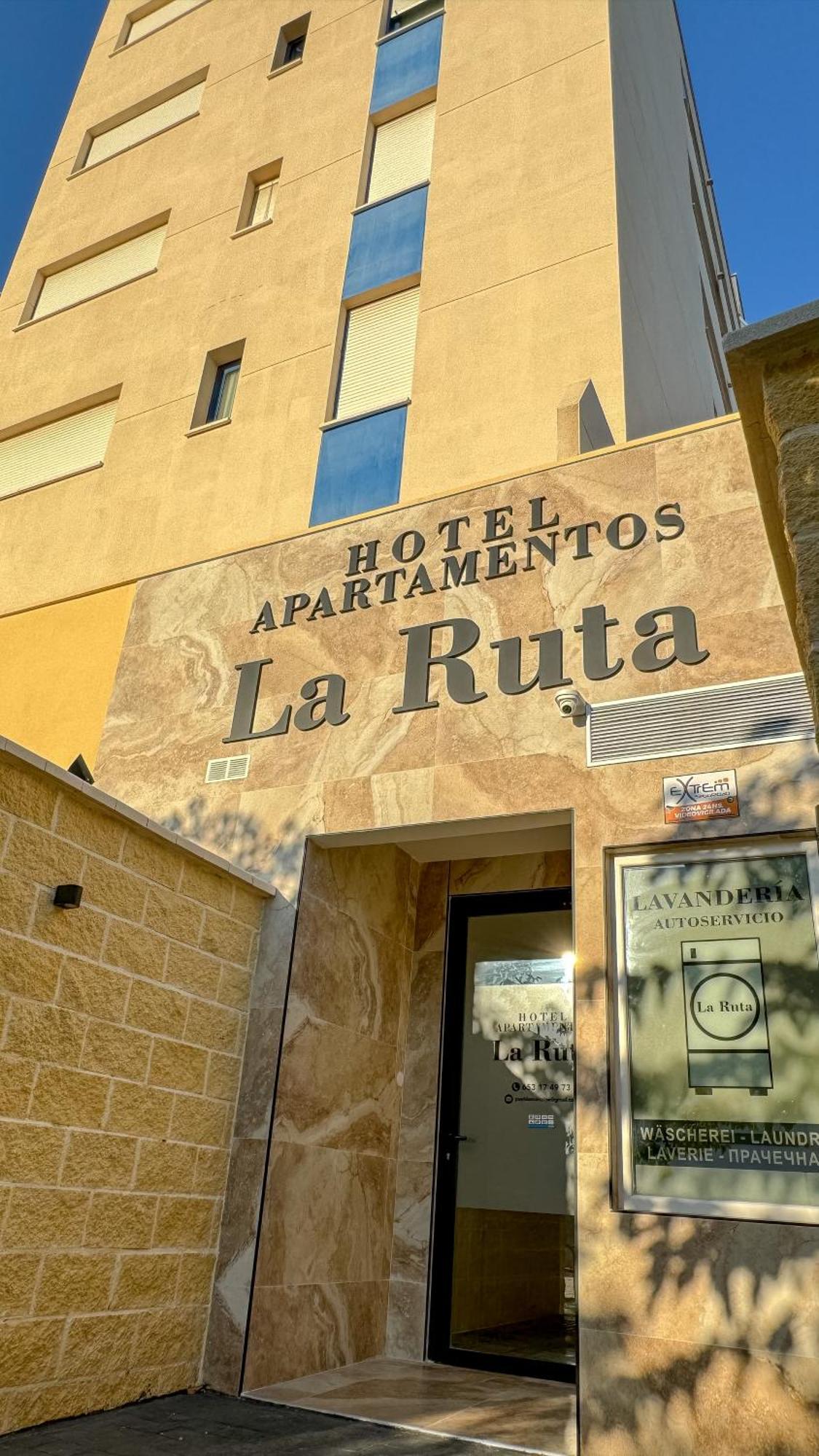 Apartamentos La Ruta Калпе Екстериор снимка