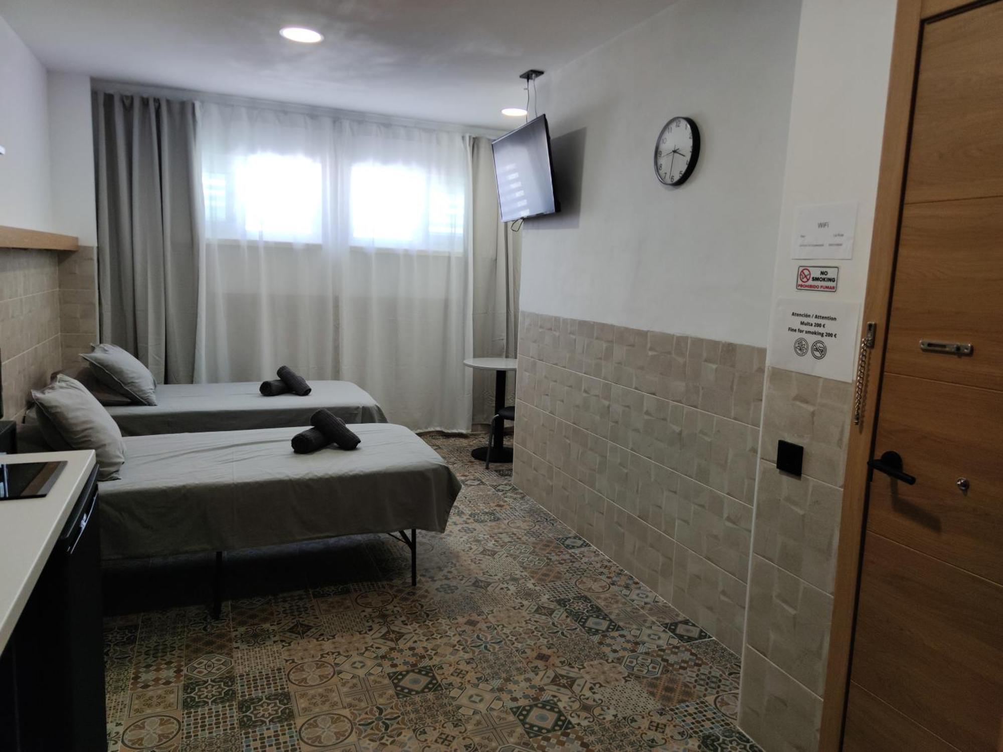 Apartamentos La Ruta Калпе Стая снимка